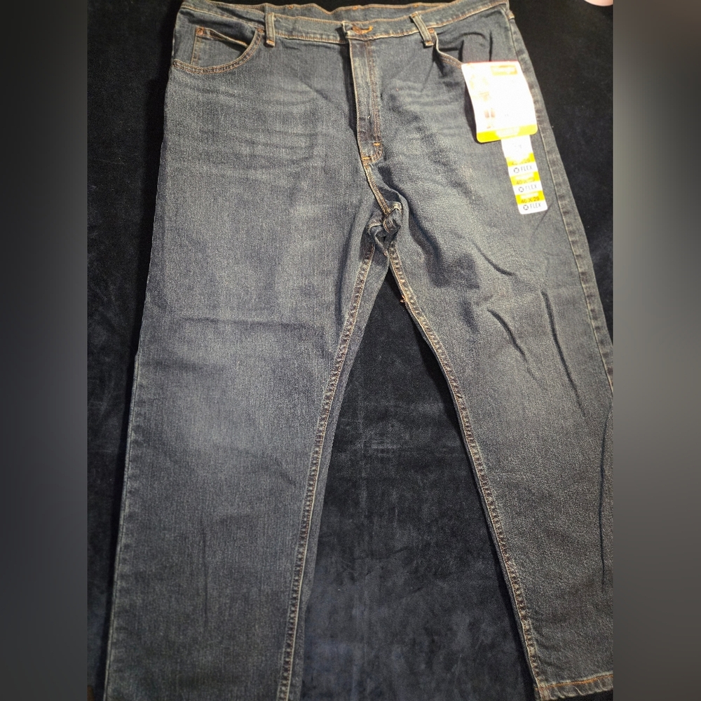 Wrangler Jeans. Blue Relaxed Fit.  Stretch.  Men's Size 40x29 BNWT
